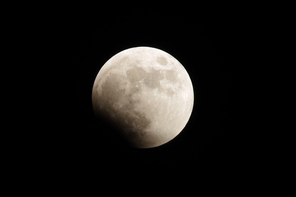皆既月食（2022年11月8日）18:12